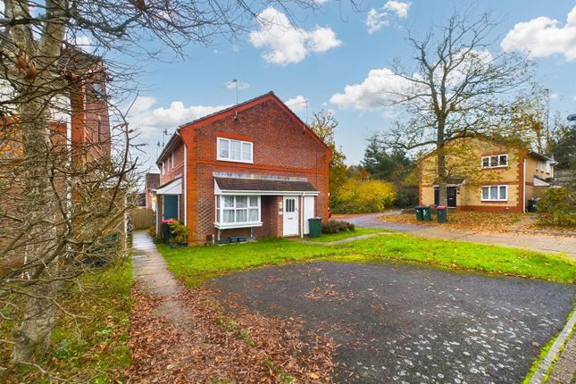 Lyon Close, Crawley RH10 1 bed terraced house for sale