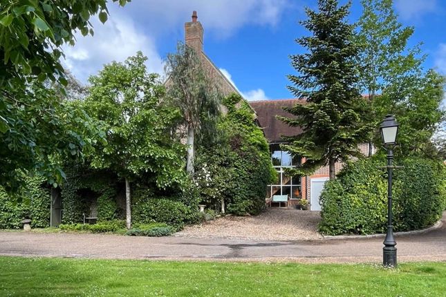Hazel Grove, Henley On Thames RG9 4 bed detached house for sale