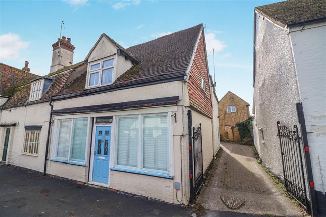 High Street, Huntingdon PE28 2 bed apartment for sale