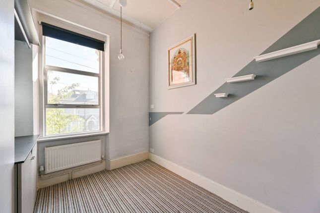 Longley Road, Tooting Graveney... 2 bed flat for sale