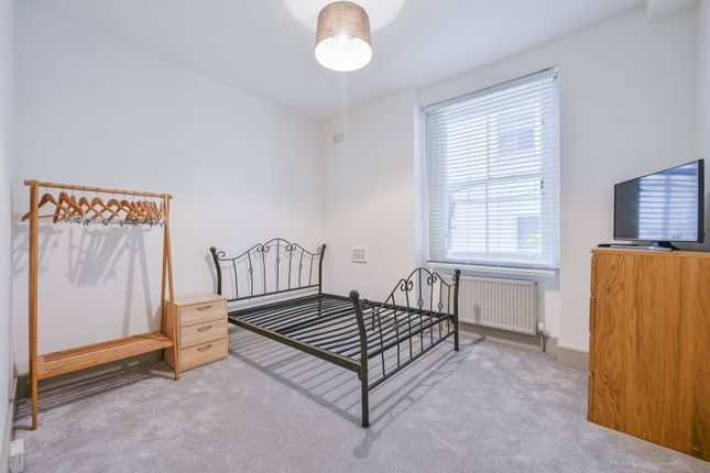 Maida Avenue, Little Venice, London, W2 2 bed flat for sale