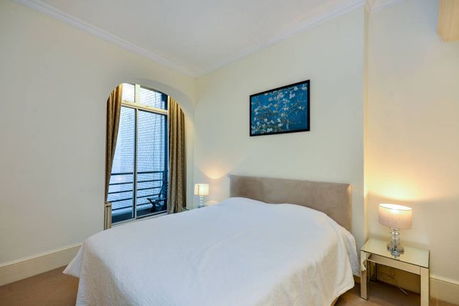 Hans Road, Knightsbridge, London, SW3 4 bed flat for sale