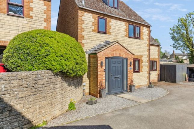 5 bed detached house
