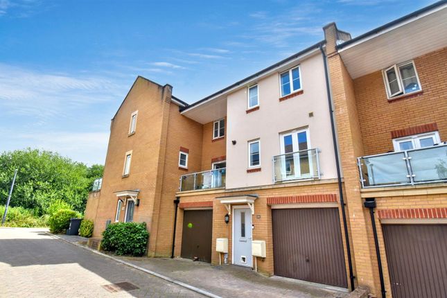 3 bedroom town house for sale