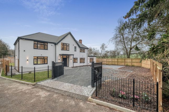 5 bed detached house