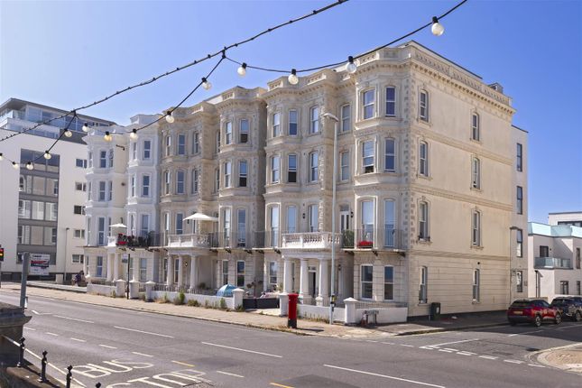 Queens Road, Worthing 1 bed flat for sale