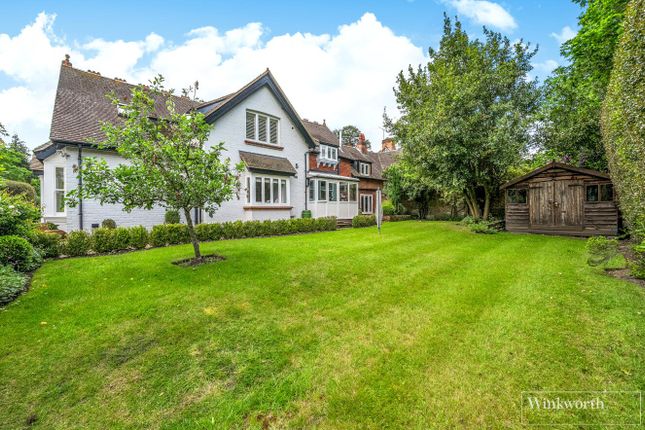 College Ride, Bagshot, Surrey, GU19 House for sale