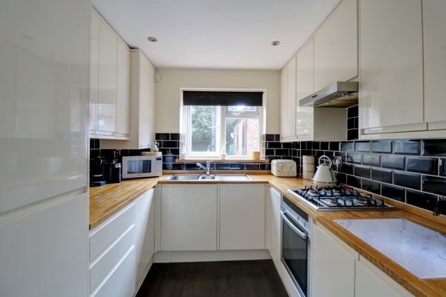 2 bedroom detached house for sale