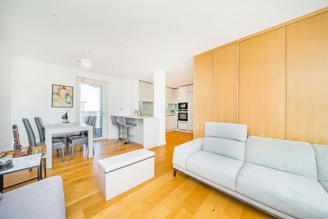 Mapleton Crescent, London SW18 3 bed flat for sale
