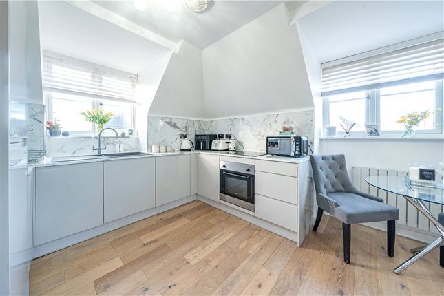 Hedgerley Lane, Gerrards Cross... 2 bed apartment for sale