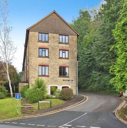 3 bedroom ground floor flat for sale