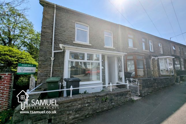 End of terrace house for sale