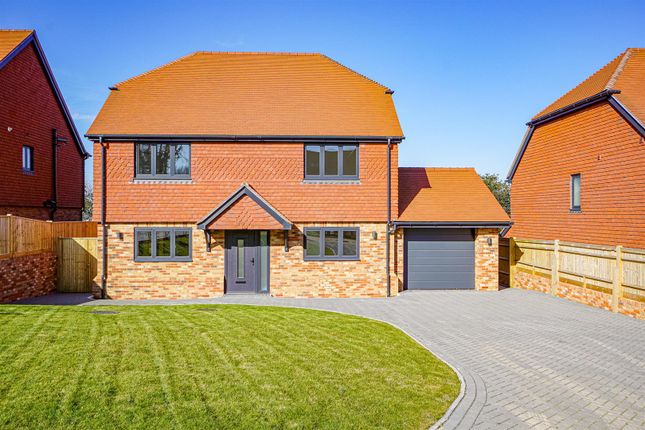 Bradshaw Close, Winchelsea Road... 5 bed detached house for sale
