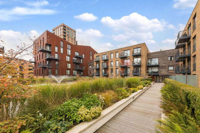 Royal Victoria Gardens, Whiting Way... 2 bed flat for sale