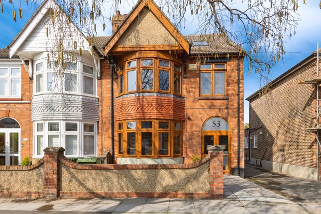 5 bedroom semi-detached house for sale
