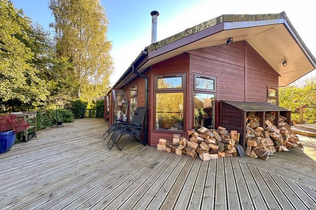 Hunters Pointe, Somerford 2 bed lodge for sale