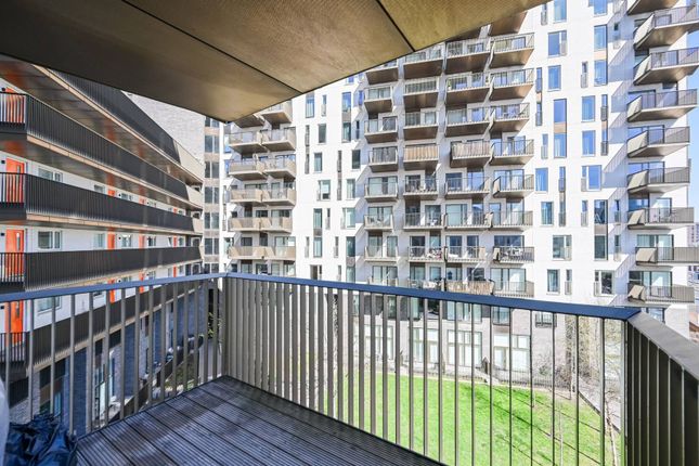 Maud Street, Canning Town, London, E16 2 bed flat for sale