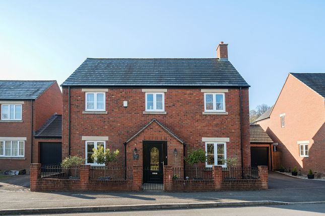 4 bed detached house