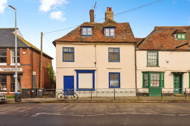 6 bed detached house