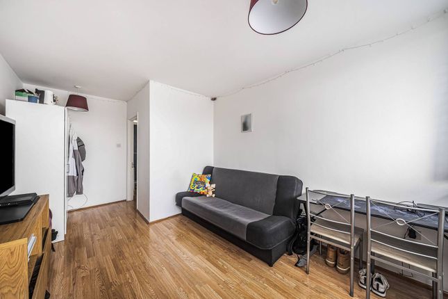 Phipps Bridge Road, Mitcham, CR4 1 bed flat for sale