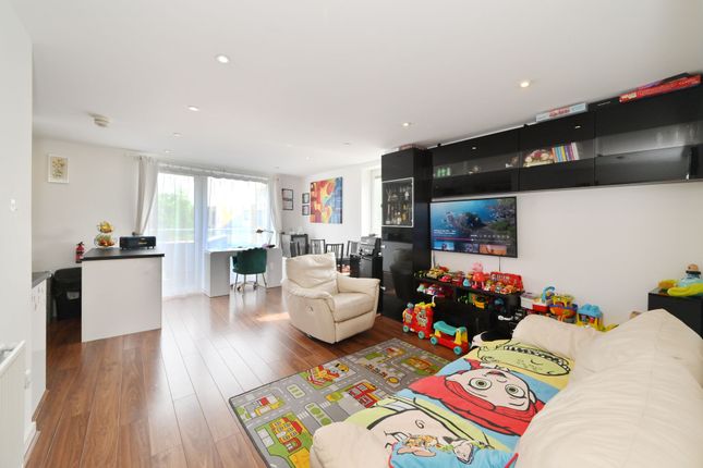 2 bed flat