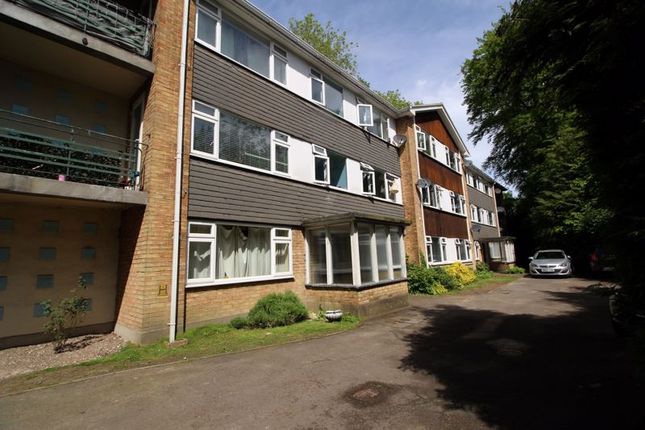 CHURCH HILL, CATERHAM VALLEY 2 bed apartment for sale