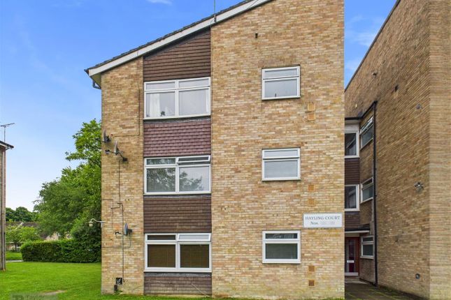 Broadfield, Crawley 2 bed apartment for sale