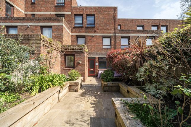 Colet Gardens, London W14 2 bed flat for sale