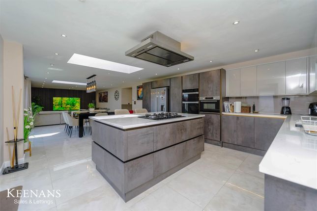 4 bedroom detached bungalow for sale