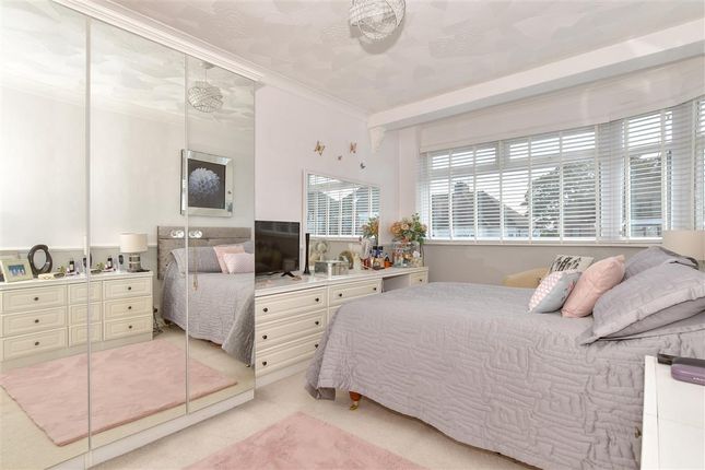 Dean Road, Strood, Rochester, Kent 3 bed semi