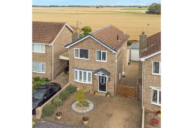 3 bed detached house