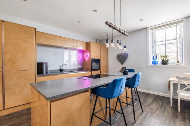 3 bed flat