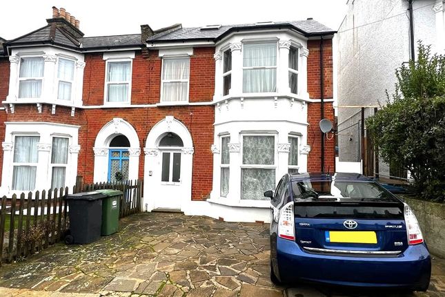 Arngask Road, Catford, SE6 1XZ 3 bed flat for sale