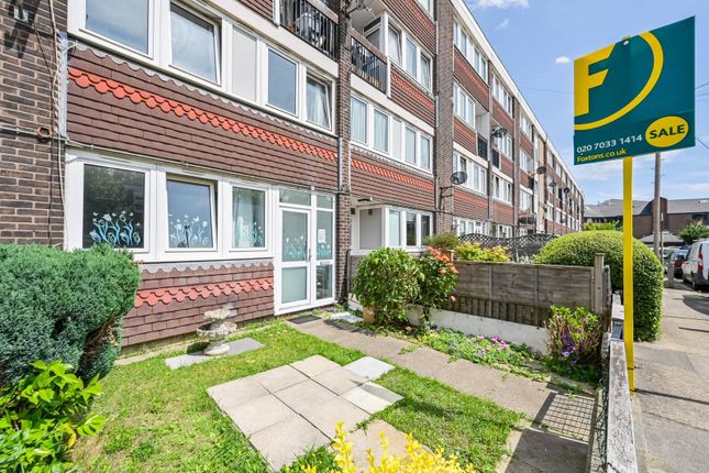 Moody Street, Stepney, London, E1 3 bed flat for sale