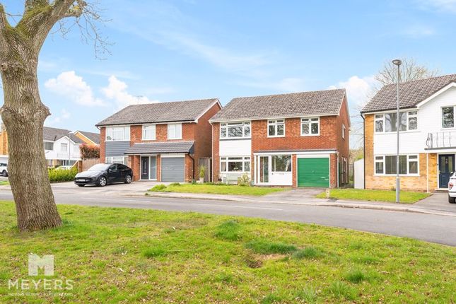 Wollaton Crescent, Ferndown BH22 4 bed detached house for sale