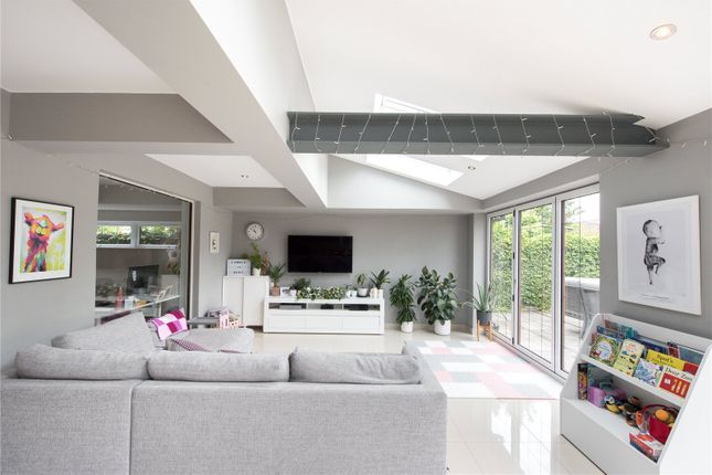 Swan Lane, Runwell, Essex, SS11 5 bed detached house for sale