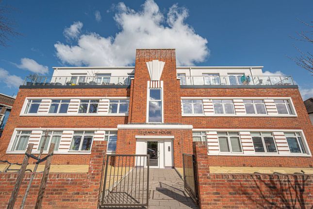 Fraser Road, Perivale, Greenford, UB6 1 bed flat for sale