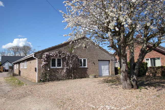 Holmes Lane, Soham CB7 5 bed detached bungalow for sale
