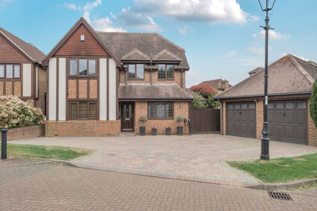 Hatchlands, Horsham, RH12 4 bed detached house for sale