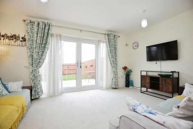 3 bed semi-detached house