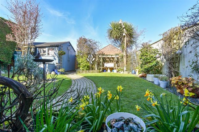 3 bed end terrace house