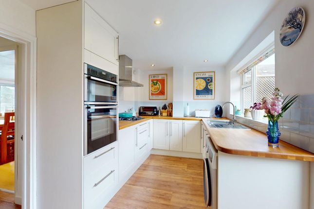 Neville Road, Otley, LS21 3 bed terraced house for sale