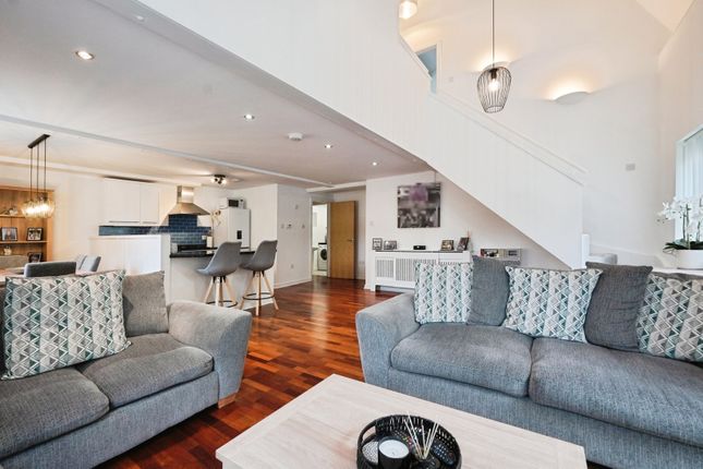 3 bed flat