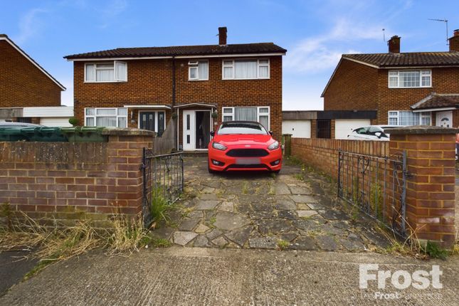 Hengrove Crescent, Ashford, Surrey, TW15 3 bed semi