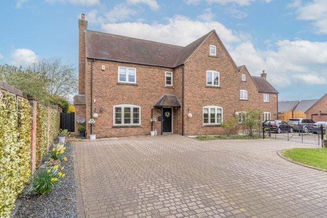 6 bedroom detached house for sale