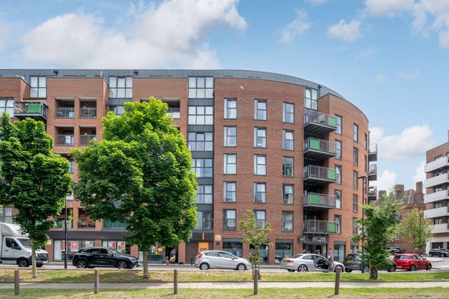 3 bedroom flat for sale