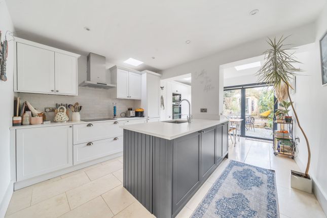 Railway Road, Teddington, TW11 2 bed terraced house for sale