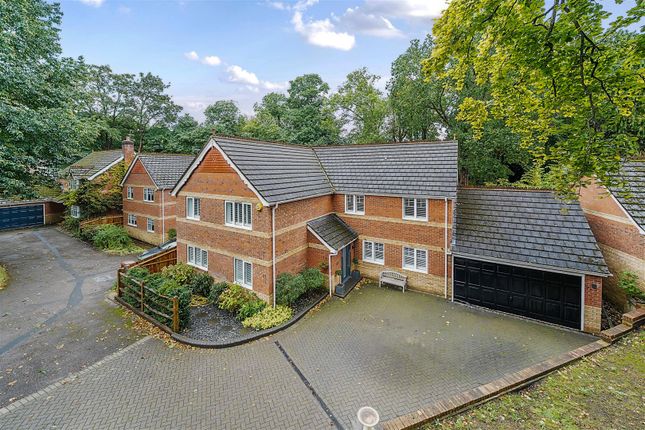 5 bed detached house