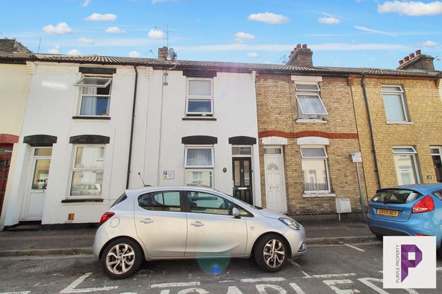 Pretoria Road,  Gillingham, ME7 3 bed terraced house for sale