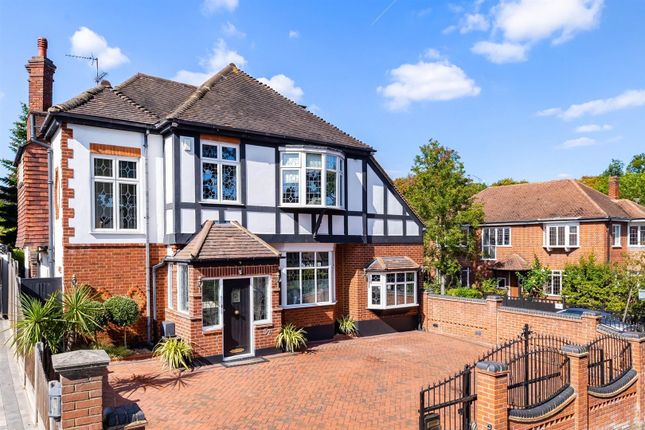 Monkhams Lane, Woodford Green IG8 5 bed detached house for sale